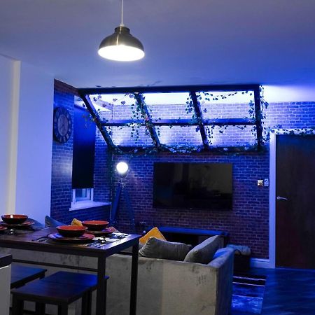 Stunning Two Bed City Centre Apartment 리즈 외부 사진