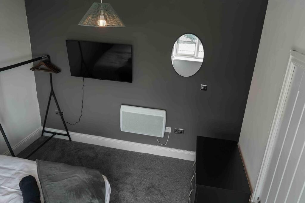Stunning Two Bed City Centre Apartment 리즈 외부 사진