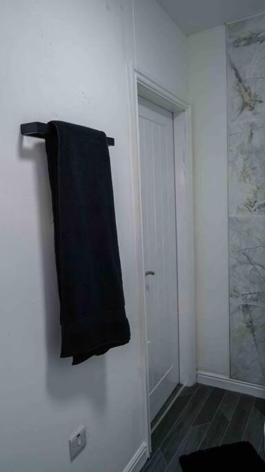 Stunning Two Bed City Centre Apartment 리즈 외부 사진