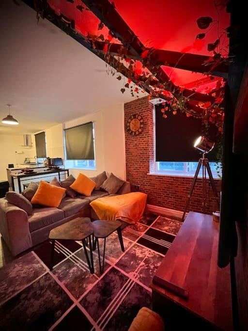 Stunning Two Bed City Centre Apartment 리즈 외부 사진