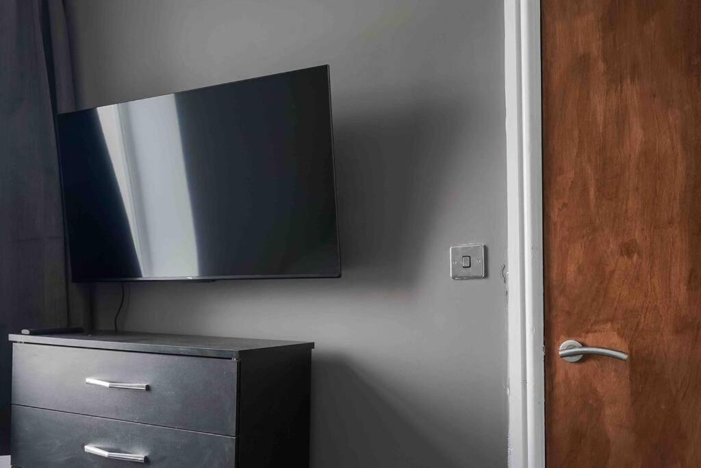 Stunning Two Bed City Centre Apartment 리즈 외부 사진