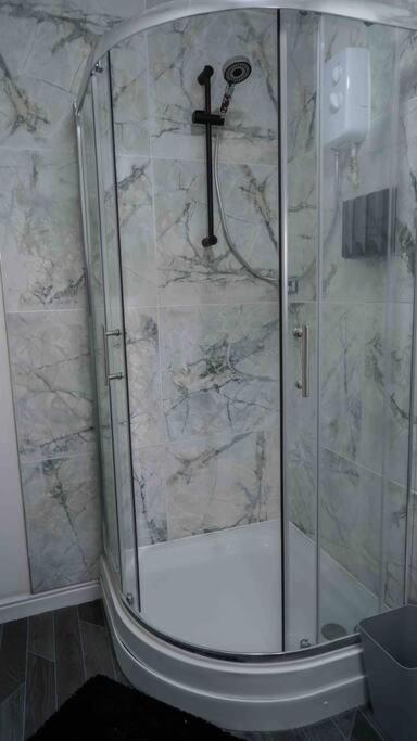 Stunning Two Bed City Centre Apartment 리즈 외부 사진