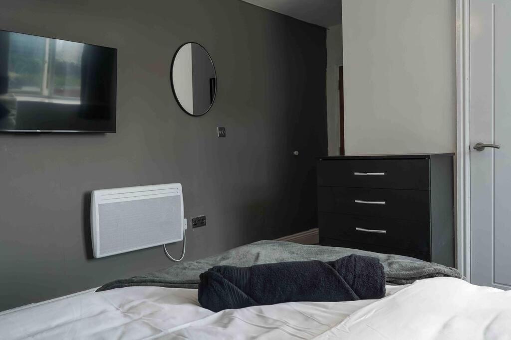 Stunning Two Bed City Centre Apartment 리즈 외부 사진