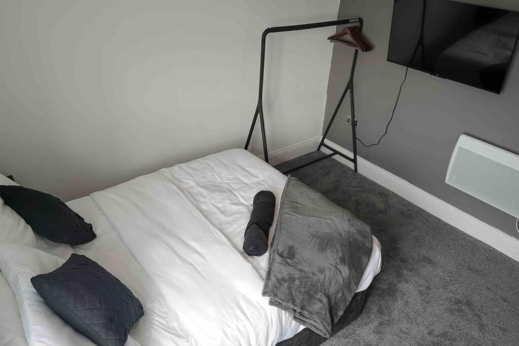 Stunning Two Bed City Centre Apartment 리즈 외부 사진
