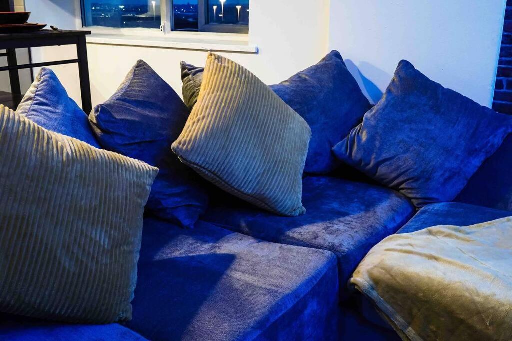 Stunning Two Bed City Centre Apartment 리즈 외부 사진