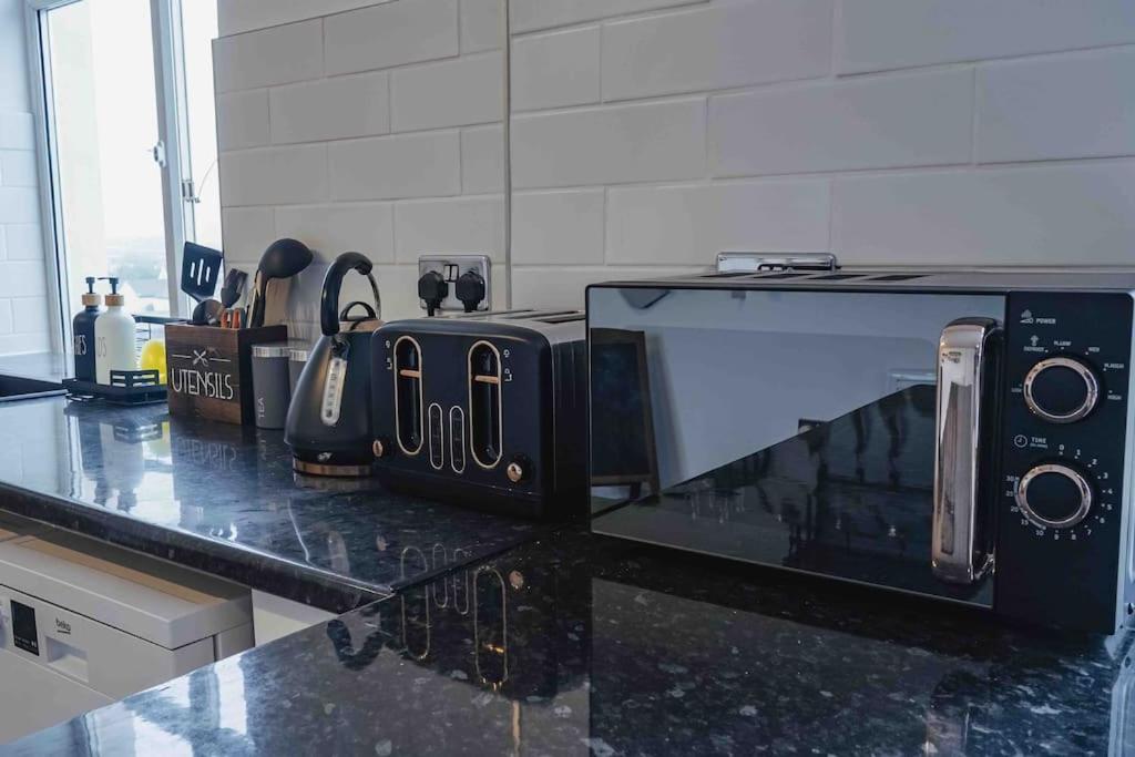 Stunning Two Bed City Centre Apartment 리즈 외부 사진